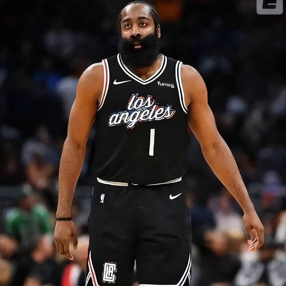 里程碑夜！洛杉矶快船止住颓势，亚冠加时末段刷纪录，话题不断，纪律约束更严格(快船4巨合砍81分)